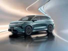 Carro da BYD que estaciona sozinho chega ao Brasil; conheça o Atto 8 - Imagem