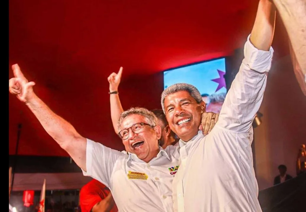 Imagem ilustrativa da imagem Ao andar de metrô, prefeito de Camaçari faz apelo a Jerônimo Rodrigues