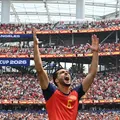 Espanha marca no apagar das luzes, vence a Bélgica e avança na Copa imagem
