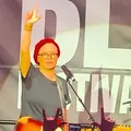 Maria Gadú é vaiada por bolsonarista e alerta: "O país corre risco" imagem