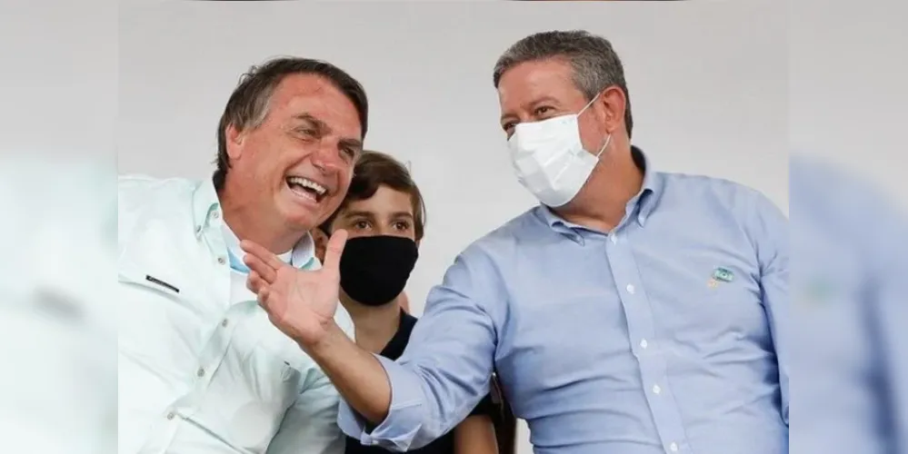Jair Bolsonaro (PL) e o presidente da Câmara dos Deputados, Arthur Lira (PP-AL), seu aliado