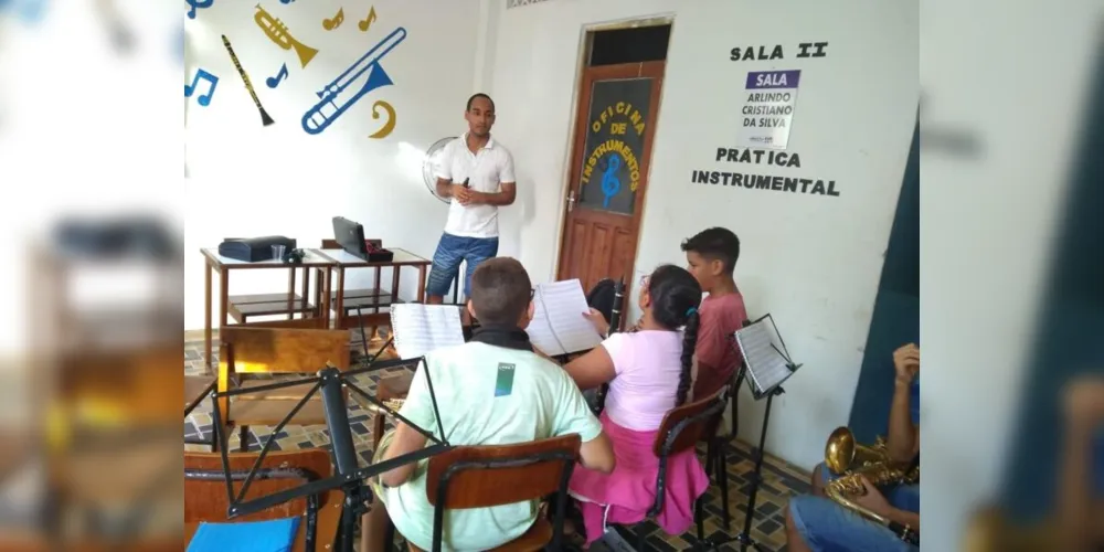 Filarmônica mantem escola com curso gratuito de iniciação musical para crianças e adolescentes de Cachoeira