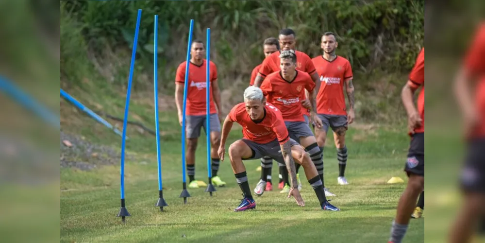 Em 2021, Mateus Moraes disputou 30 jogos pelo Leão da Barra e ainda chegou a anotar um gol