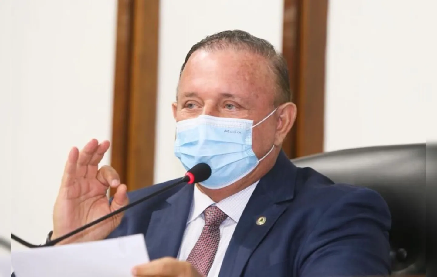 Adolfo Menezes afirmou que deputados e colaboradores devem comprovar vacinação até 31 de janeiro