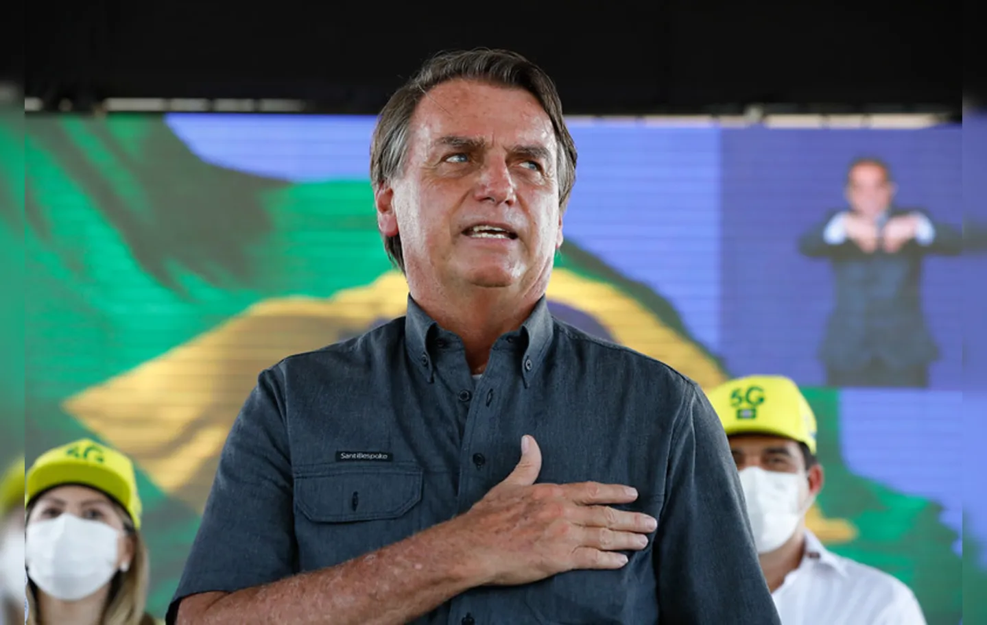 Bolsonaro alega não ter se vacinado contra a Covid-19