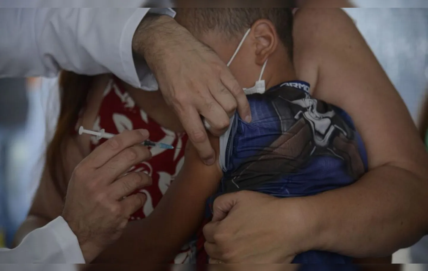 A Fundação Oswaldo Cruz ressalta que a vacinação de crianças de 5 a 11 com a vacina da Pfizer é segura e eficaz