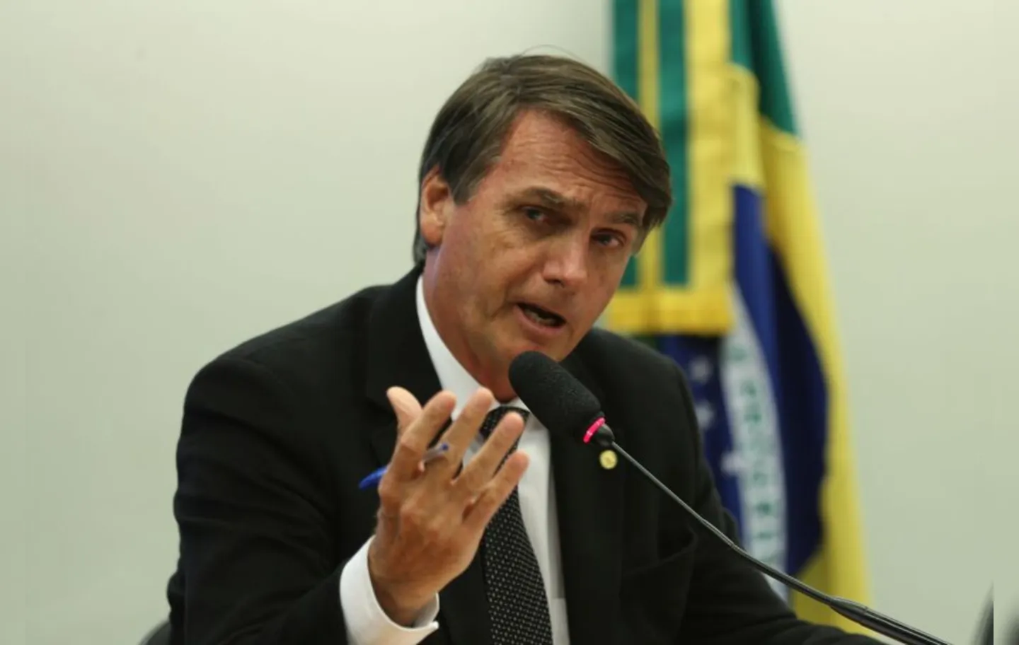 Jair Bolsonaro só declarou luto por duas vezes desde que assumiu o cargo