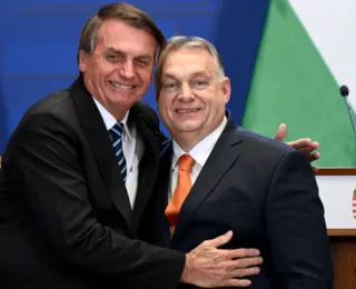 Bolsonaro chama premiê húngaro de 'irmão' e usa slogan fascista