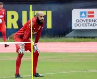 Danilo Fernandes passará por procedimento a laser no olho