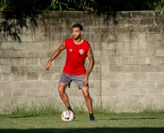 Em treino tático, Dado define Alan Santos na vaga de Eduardo