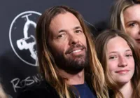 Morre aos 50 anos Taylor Hawkins, baterista do Foo Fighters