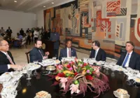 Mesa de almoço com Bolsonaro no Rio é vendida a R$ 5 mil