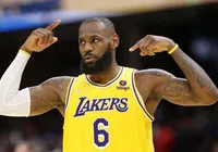 LeBron James é 1º jogador ativo da NBA a acumular US$ 1 bilhão