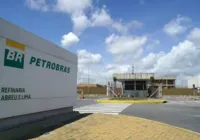 Petrobras retoma processos de venda de três refinarias