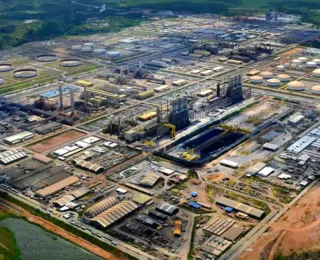 Solla propõe reestatizar refinarias, distribuidora e gasodutos