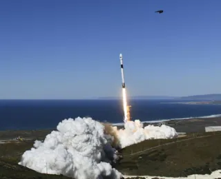 SpaceX inicia nova missão e coloca nanossatélite em órbita
