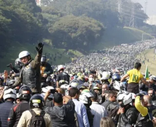 Com custo de R$ 1 milhão, Bolsonaro lidera motociata em SP