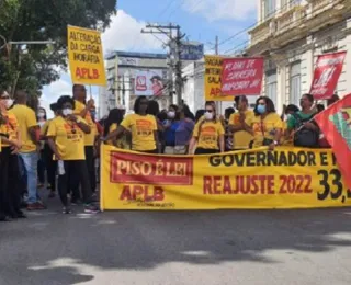 Feira de Santana: professores fazem nova manifestação após corte