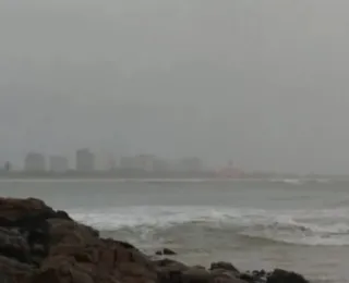 Marinha alerta para ondas de até 2,5 metros na Bahia e Sergipe