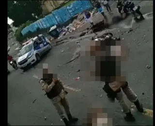 Acidente com duas motos deixa feridos na Estrada das Barreiras