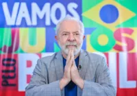 Lula busca atrair terceira via para vencer no primeiro turno