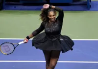 Serena Williams vence em sua estreia no US Open e adia despedida