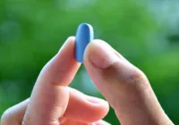 Especialistas alertam riscos no uso recreativo de Viagra em jovens