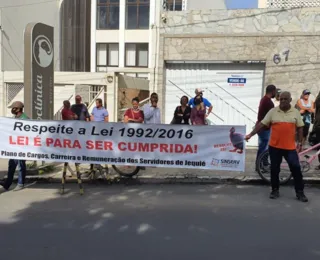 Servidores de Jequié fazem caminhada durante terceiro dia de greve