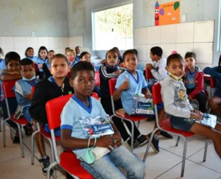 Prefeitura de Alagoinhas distribui kits de higiene para estudantes