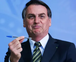 Bolsonaro pretende dar indulto a policiais presos no Natal