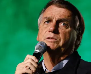 Ao falar de queda de feminicídio, Bolsonaro faz piada machista