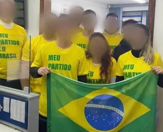 Empresa obriga funcionários a vestirem camisa em apoio a Bolsonaro
