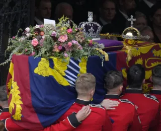 Após 11 dias da morte, corpo de Rainha Elizabeth II é sepultado
