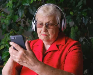 Cada vez mais conectados, 85% dos idosos usam internet todos os dias