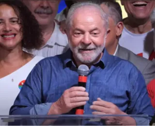 "O povo quer comer bem e morar bem" diz Lula em discurso após eleito