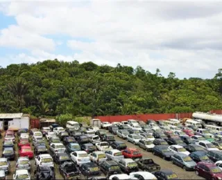 PRF realiza leilão com mais de 2.000 veículos sucateados