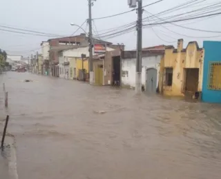 Forte chuva na Bahia já deixa 1.005 desabrigados e 14.217 desalojados