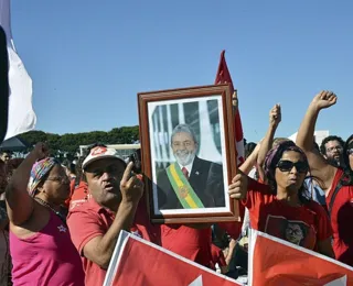 Apoiadores de Lula formam longas filas para acompanhar a posse