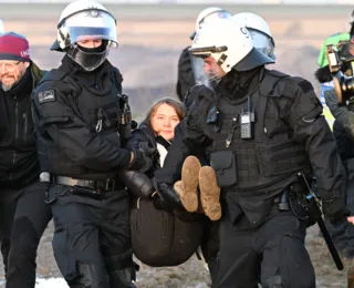 Greta Thunberg é detida após protesto contra mina de carvão