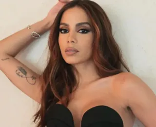Anitta rebate críticas após simulação de sexo oral: "Sou uma artista"