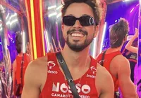 Rodrigo Simas revela publicamente ser bissexual: "Sou livre"