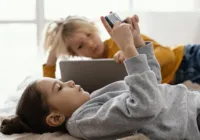 Uso de redes sociais por crianças e adolescentes requer atenção