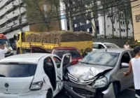 Caminhão perde freio e causa acidente com outros cinco carros no Stiep