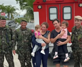 Militares resgatam ministra Esther Dweck no litoral de São Paulo