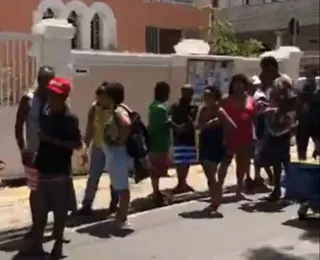 Cordeiros protestam por pagamento de diárias de bloco na Barra - Imagem