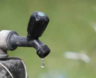 Prefeitura notifica Embasa por suspensão no fornecimento de água