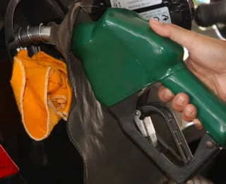 Gasolina recua 0,54% e registra menor valor em quatro semanas