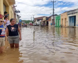 Rompimento de barragem provoca inundações e alagamento no Ceará