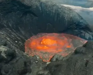 VÍDEO: Vulcão Shiveluch entra em erupção na Rússia