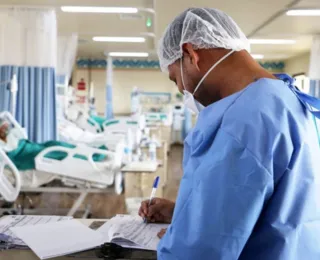 Lula assina projeto que fixa piso salarial de enfermagem em R$ 4.750